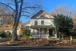 Pre-foreclosure in  HIGHLAND ST Newton, NH 03858