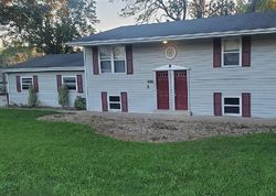 Pre-foreclosure in  SAINT PETERS HOWELL RD Saint Peters, MO 63376