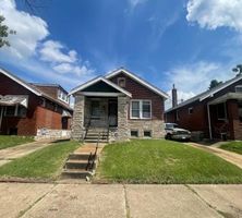 Pre-foreclosure in  SHREVE AVE Saint Louis, MO 63115