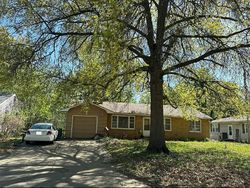 Pre-foreclosure in  NE 65TH ST Kansas City, MO 64118