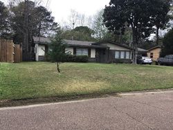 Pre-foreclosure in  ORCHARDVIEW DR Jackson, MS 39211