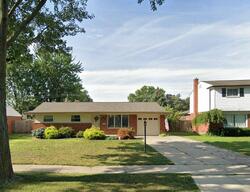 Pre-foreclosure in  BALBOA DR Sterling Heights, MI 48313