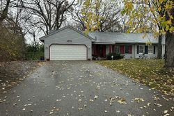 Pre-foreclosure in  MAPLE LEAF CIR Saint Paul, MN 55123