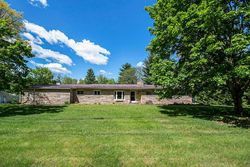 Pre-foreclosure in  LANSING AVE Jackson, MI 49201