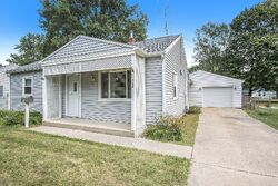  27th St N, Battle Creek MI