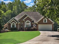 Pre-foreclosure in  BRENTERESA CT Snellville, GA 30039