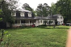 Pre-foreclosure in  FERN VALLEY DR Macon, GA 31220