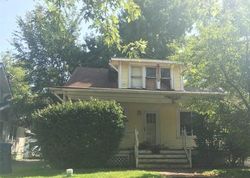 Pre-foreclosure in  HILLCREST AVE Alton, IL 62002