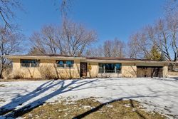 Pre-foreclosure in  W LAKEVIEW DR S Wauconda, IL 60084