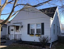 Pre-foreclosure in  7TH ST East Moline, IL 61244