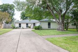 Pre-foreclosure in  LA AVENIDA DR Houston, TX 77062