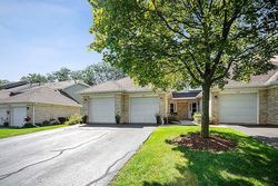 Pre-foreclosure in  LAKEVIEW CIR Bolingbrook, IL 60440