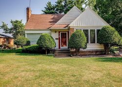 Pre-foreclosure in  E WOODSIDE ST South Bend, IN 46614