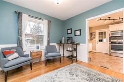 Pre-foreclosure in  12TH AVE SW Cedar Rapids, IA 52404