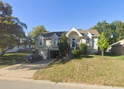 Pre-foreclosure in  SW SOUTHGATE DR Blue Springs, MO 64015