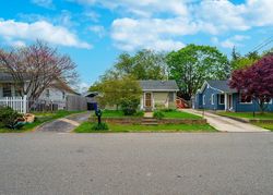Pre-foreclosure in  RIVER DR Toms River, NJ 08753