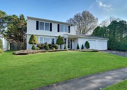 Pre-foreclosure in  PEACHSTONE RD Howell, NJ 07731