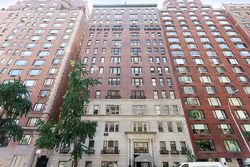 Pre-foreclosure in  E 57TH ST A New York, NY 10022