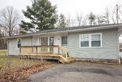 Pre-foreclosure in  S MUNROE RD Tallmadge, OH 44278