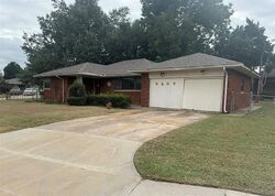 Pre-foreclosure in  OTTERSON DR Oklahoma City, OK 73112