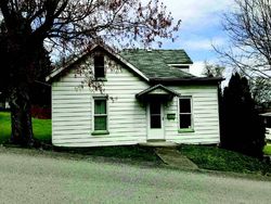 Pre-foreclosure in  BARNES ST Fairmont, WV 26554