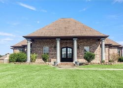 Pre-foreclosure in  W CABELLA DR Sulphur, LA 70665