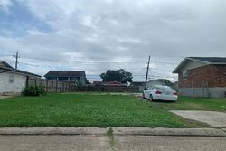 Pre-foreclosure in  TULANE DR Kenner, LA 70065