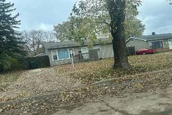 Pre-foreclosure in  W PARK ST Mundelein, IL 60060