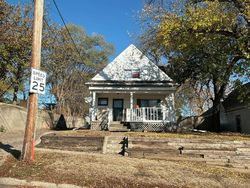 Pre-foreclosure in  18TH ST Sioux City, IA 51105