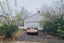 Pre-foreclosure in  GENEVA ST Woodridge, IL 60517