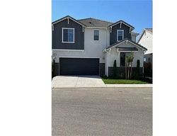 Pre-foreclosure in  N LEYA DR Fresno, CA 93727