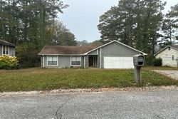 Pre-foreclosure in  N POINTE KNOLL CT Riverdale, GA 30274