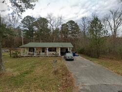 Pre-foreclosure in  WALNUT LN Russellville, AL 35654