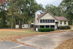 Pre-foreclosure in  CAMILLE CIR Clanton, AL 35045