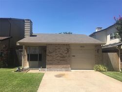 Pre-foreclosure in  SOUTHERN CROSS DR Garland, TX 75044