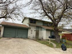  Birchbrook St, Grand Prairie TX