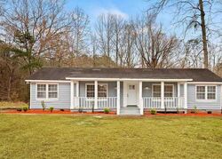 Pre-foreclosure in  REDWOOD DR Florence, SC 29501