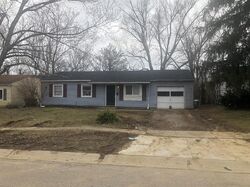 Pre-foreclosure in  NIAGARA ST Cincinnati, OH 45251