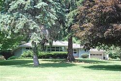 Pre-foreclosure in  SPRINGCREST DR Akron, OH 44333