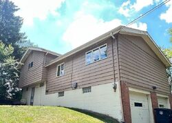 Pre-foreclosure in  COMMONWEALTH DR Akron, OH 44313