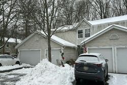 Pre-foreclosure in  HEATHERWOOD CT Stow, OH 44224
