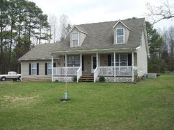 Pre-foreclosure in  RAVENDALE DR Charlotte, NC 28216