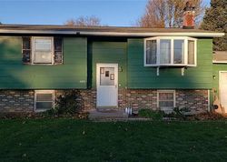 Pre-foreclosure in  COTTAGE RD Lockport, NY 14094