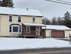  Maple St, Lyons NY