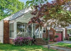 Pre-foreclosure in  SHETLAND DR Union, NJ 07083