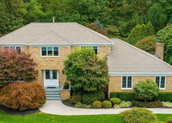 Pre-foreclosure in  RED BERRY RD Holmdel, NJ 07733