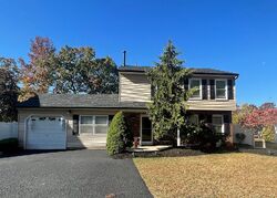  Lamp Post Ct, Howell NJ