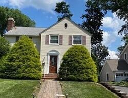 Pre-foreclosure in  PARK LN Springfield, NJ 07081