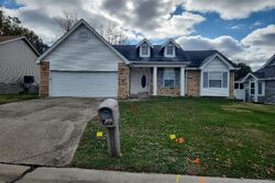 Pre-foreclosure in  MISTY VALLEY DR Saint Peters, MO 63376