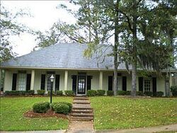 Pre-foreclosure in  MOSS WOODS DR Madison, MS 39110